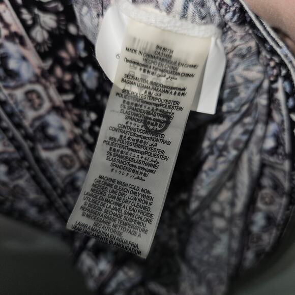 BCBGMAXAZRIA black floral keyhole mini dress. 3/4 Sleeves. Size Small. - Picture 6 of 6